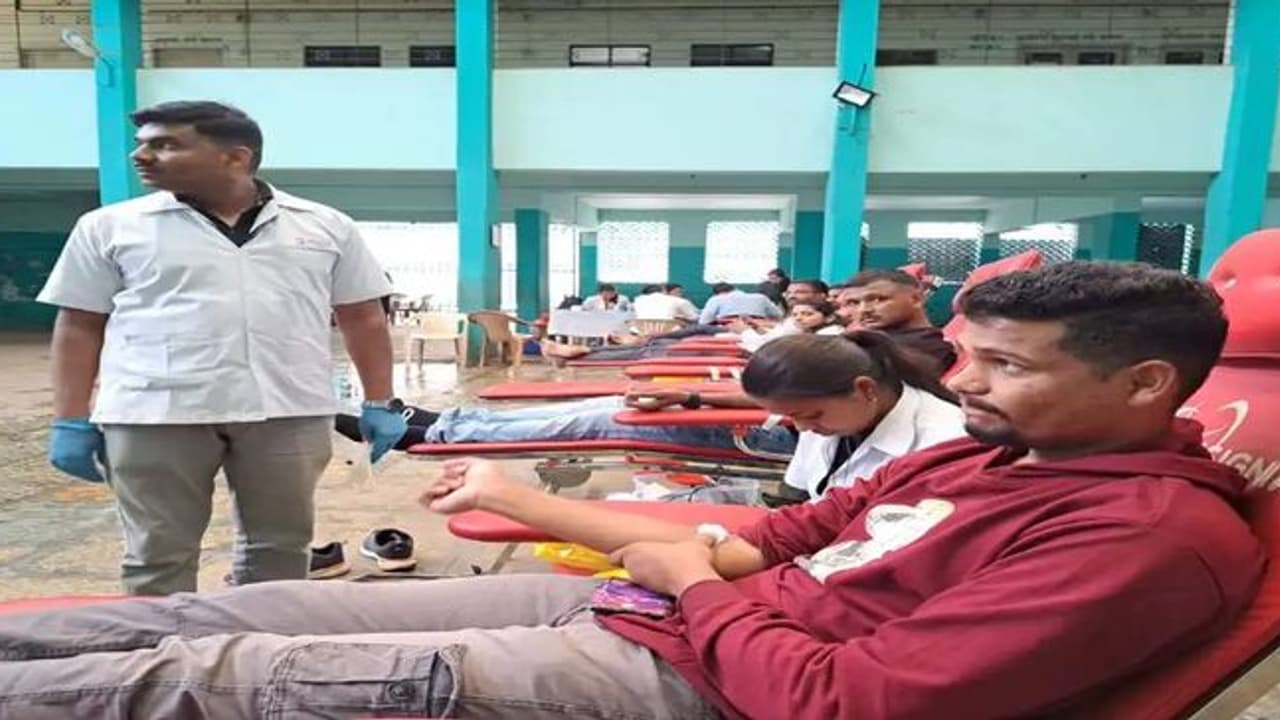 பக்ரித் பண்டிகையை ஒட்டி, தனித்துவமான 'குர்பானி' வழங்கிய முஸ்லீம் சத்யசோதக் மண்டல் அமைப்பு.. பக்ரித் பண்டிகையை ஒட்டி, தனித்துவமான 'குர்பானி' வழங்கிய முஸ்லீம் சத்யசோதக் மண்டல் அமைப்பு..