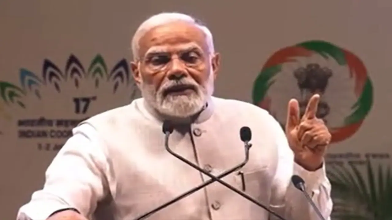 ஆன்மீகம், தொழில்நுட்பம், பொருளாதாரத்தில் இந்தியா முன்னணி: பிரதமர் மோடி! ஆன்மீகம், தொழில்நுட்பம், பொருளாதாரத்தில் இந்தியா முன்னணி: பிரதமர் மோடி!