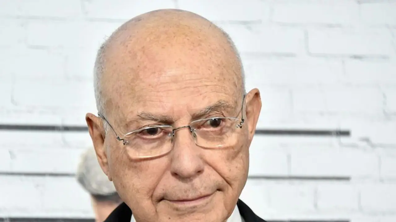 Alan Arkin: Oscar winning 'Little Miss Sunshine' actor dies aged 89, 5 things to know about him Alan Arkin: Oscar winning 'Little Miss Sunshine' actor dies aged 89, 5 things to know about him