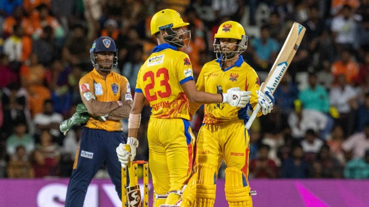 விமல் குமார், சிவம் சிங் அதிரடியால் வெற்றி பெற்று பிளே ஆஃப் சுற்றுக்கு சென்ற திண்டுக்கல் டிராகன்ஸ்! விமல் குமார், சிவம் சிங் அதிரடியால் வெற்றி பெற்று பிளே ஆஃப் சுற்றுக்கு சென்ற திண்டுக்கல் டிராகன்ஸ்!