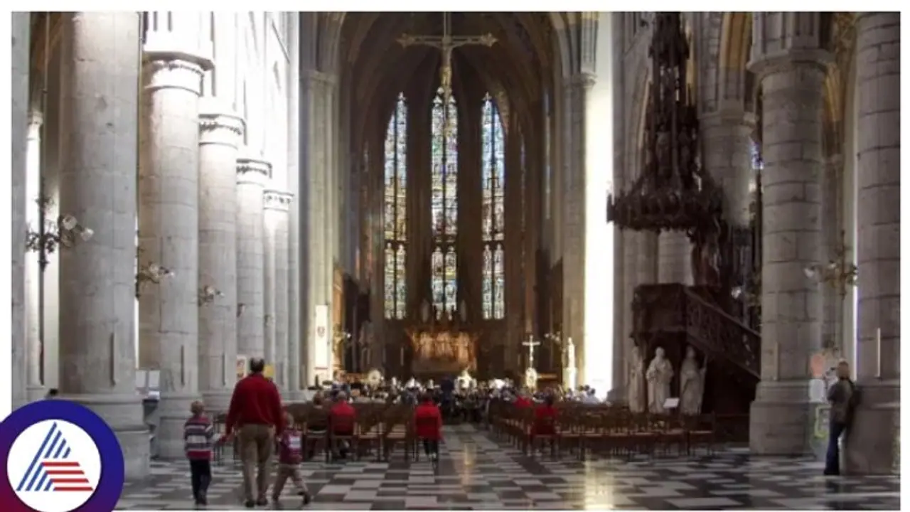 ಯುರೋಪ್ನಲ್ಲಿ ಕ್ರೈಸ್ತ ಧರ್ಮದ ಮೇಲಿನ ನಂಬಿಕೆ ಕ್ಷೀಣ, ನೈಟ್ಕ್ಲಬ್ ಆಗಿ ಬದಲಾಗುತ್ತಿದೆ ಚರ್ಚ್! ಯುರೋಪ್ನಲ್ಲಿ ಕ್ರೈಸ್ತ ಧರ್ಮದ ಮೇಲಿನ ನಂಬಿಕೆ ಕ್ಷೀಣ, ನೈಟ್ಕ್ಲಬ್ ಆಗಿ ಬದಲಾಗುತ್ತಿದೆ ಚರ್ಚ್!