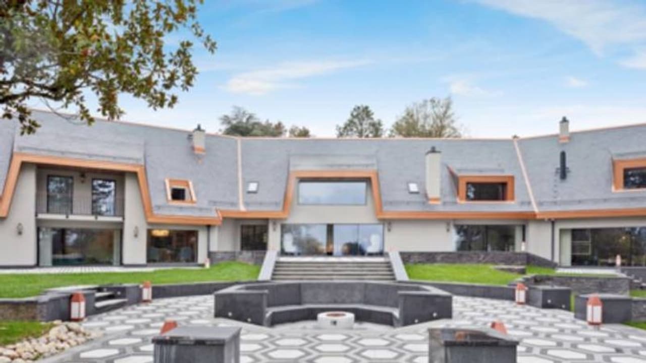 1649 കോടിയ്‍ക്ക് ലോകത്തിലെ ഏറ്റവും വിലയേറിയ വസതികളിലൊന്ന് സ്വന്തമാക്കി ഇന്ത്യൻ വംശജൻ 