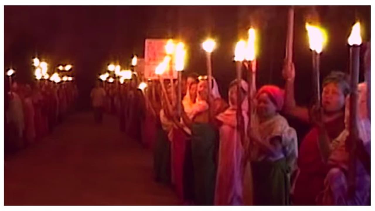 മണിപ്പൂരിലെ 'വിളക്കേന്തിയ വനിതകള്', ആരാണ് മൈറ പൈബിസ്? മണിപ്പൂരിലെ 'വിളക്കേന്തിയ വനിതകള്', ആരാണ് മൈറ പൈബിസ്?