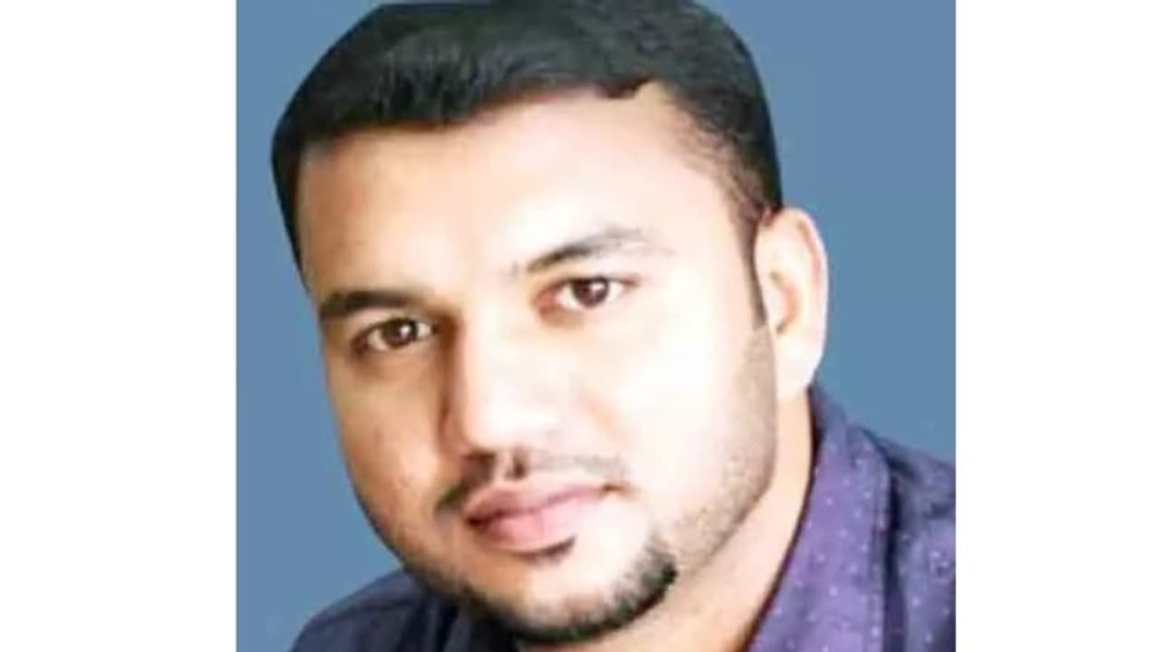 അര്ദ്ധരാത്രി കാര് ഒട്ടകത്തെ ഇടിച്ച് അപകടം; പ്രവാസി യുവാവ് മരിച്ചു അര്ദ്ധരാത്രി കാര് ഒട്ടകത്തെ ഇടിച്ച് അപകടം; പ്രവാസി യുവാവ് മരിച്ചു