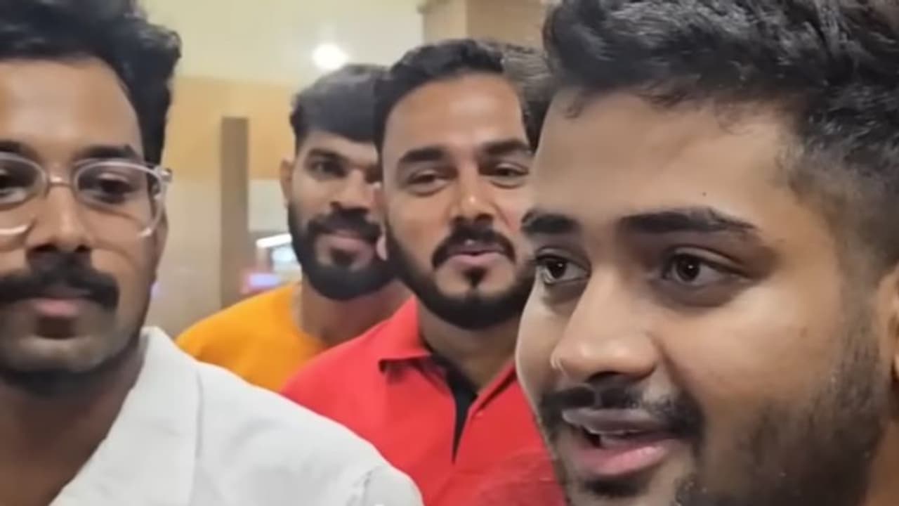 'സെറീനയെ ഇപ്പോഴും ഇഷ്ടമാണ്', കൊച്ചിയിലെത്തിയ ജുനൈസിന്റെ പ്രതികരണം 'സെറീനയെ ഇപ്പോഴും ഇഷ്ടമാണ്', കൊച്ചിയിലെത്തിയ ജുനൈസിന്റെ പ്രതികരണം