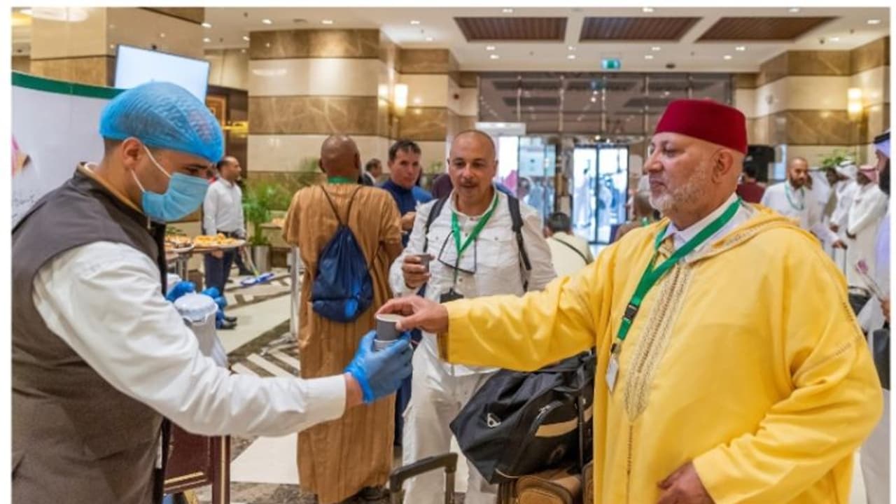 നേരിട്ട് മക്കയിലെത്തിയ ഹജ്ജ് തീർഥാടകരുടെ മദീന സന്ദർശനം തുടങ്ങി നേരിട്ട് മക്കയിലെത്തിയ ഹജ്ജ് തീർഥാടകരുടെ മദീന സന്ദർശനം തുടങ്ങി