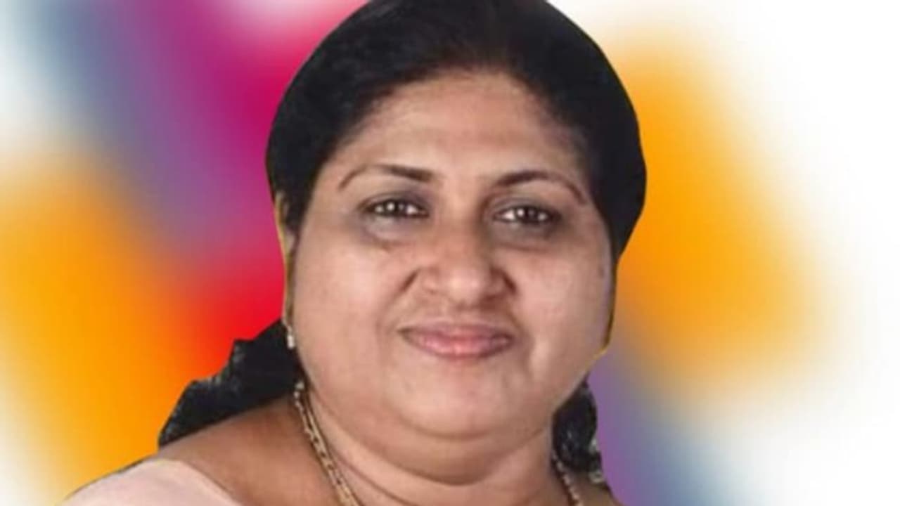 യുഡിഎഫ് വിട്ട് എൽഡിഎഫിൽ ചേർന്നു; കോന്നി ബ്ലോക്ക് പഞ്ചായത്ത് പ്രസിഡന്റിനെ അയോഗ്യയാക്കി യുഡിഎഫ് വിട്ട് എൽഡിഎഫിൽ ചേർന്നു; കോന്നി ബ്ലോക്ക് പഞ്ചായത്ത് പ്രസിഡന്റിനെ അയോഗ്യയാക്കി