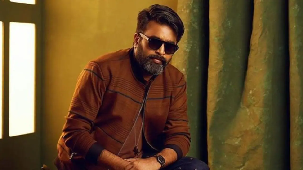 "மீண்டும் இயக்குனர் அவதாரம் எடுக்கிறேன்".. அட்டகாசமான நாளில் வந்த சசிகுமாரின் அடுத்த பட அப்டேட்! "மீண்டும் இயக்குனர் அவதாரம் எடுக்கிறேன்".. அட்டகாசமான நாளில் வந்த சசிகுமாரின் அடுத்த பட அப்டேட்!