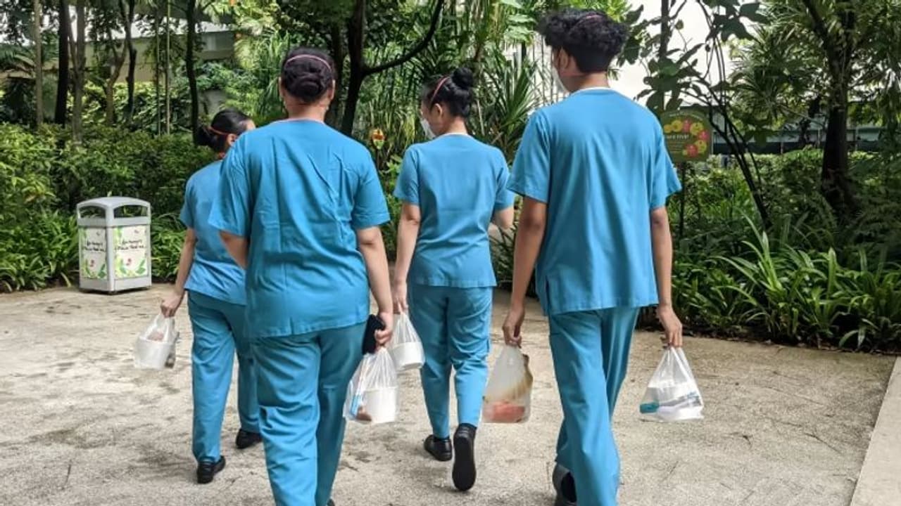 "ஆண்டுதோறும் 1200 வெளிநாட்டவர்களுக்கு PR கொடுத்துள்ளோம்" சிங்கப்பூர் அமைச்சர் அளித்த புள்ளிவிவரம்!