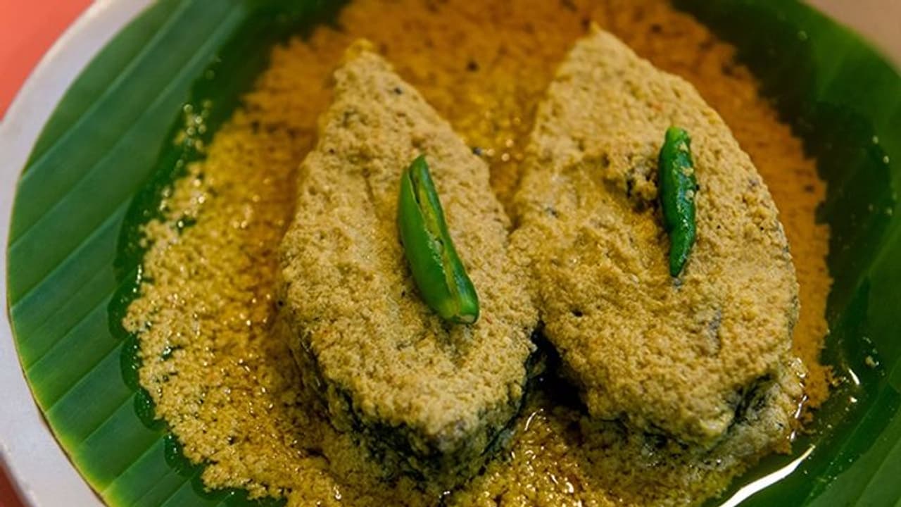 Monsoon season special: Learn traditional 'Sorsebata Ilish Mach' recipe NOW