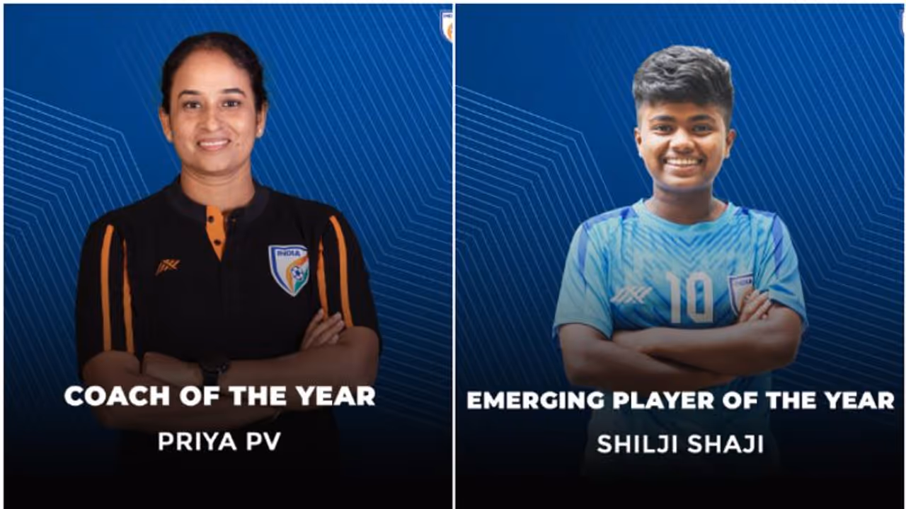 ഇന്ത്യന് ഫുട്ബോളില് മലയാളിത്തിളക്കം; പി വി പ്രിയ മികച്ച പരിശീലക, ഷിൽജി ഷാജി യുവ വനിതാ താരം ഇന്ത്യന് ഫുട്ബോളില് മലയാളിത്തിളക്കം; പി വി പ്രിയ മികച്ച പരിശീലക, ഷിൽജി ഷാജി യുവ വനിതാ താരം