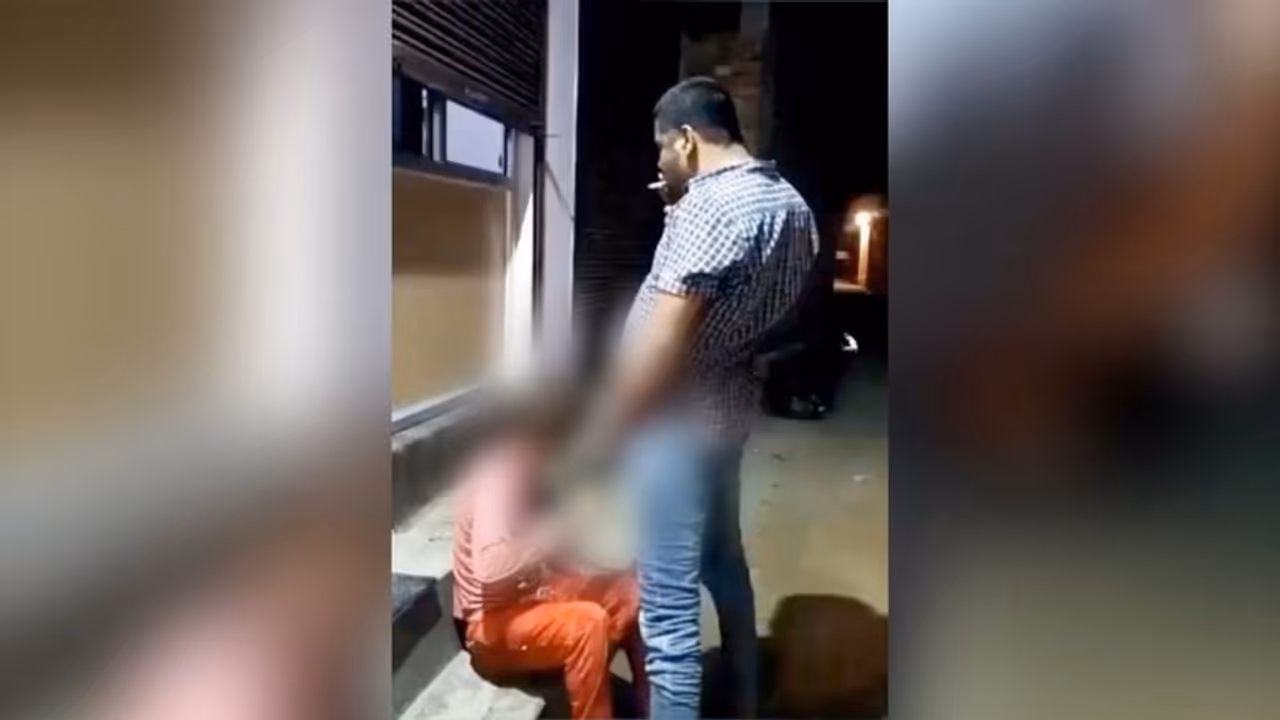 ವ್ಯಕ್ತಿ ಮೇಲೆ ಮೂತ್ರ : ಆರೋಪಿ ಬದಲು ತಂದೆ ಮನೆ ಧ್ವಂಸಕ್ಕೆ ಬ್ರಾಹ್ಮಣ ಸಂಘ ಕಿಡಿ