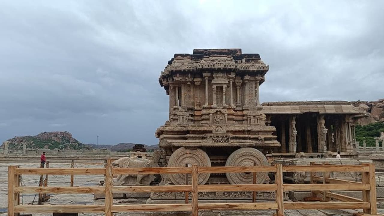 ಇನ್ಮುಂದೆ ಐತಿಹಾಸಿಕ ಹಂಪಿಯ ಕಲ್ಲಿನ ತೇರಿನ ಮುಂದೆ ಸೆಲ್ಫಿ‌ ಕ್ಲಿಕ್ಕಿಸಲು ಆಗಲ್ಲ: ಕಾರಣವೇನು ಗೊತ್ತಾ?