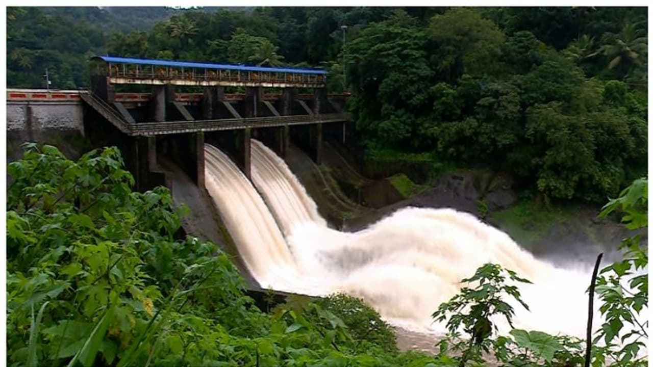 വ്യാപക മഴ; മണിയാർ, കല്ലാർകുട്ടി, പാംബ്ല ഡാമുകൾ തുറന്നു, തീരത്തുള്ളവര്ക്ക് ജാഗ്രതാ നിര്ദ്ദേശം വ്യാപക മഴ; മണിയാർ, കല്ലാർകുട്ടി, പാംബ്ല ഡാമുകൾ തുറന്നു, തീരത്തുള്ളവര്ക്ക് ജാഗ്രതാ നിര്ദ്ദേശം