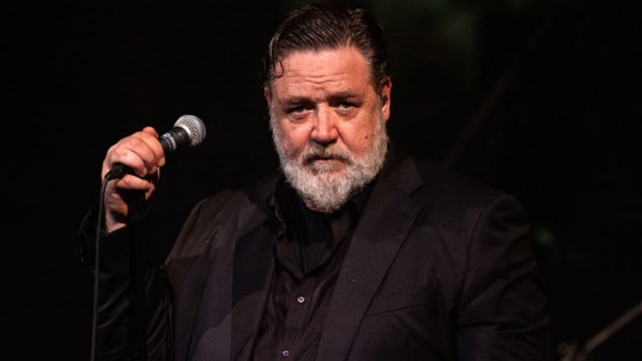 'പ്രതിബിംബത്തോട് ആരാണെന്ന് ചോദിക്കുന്ന കാലം, ഇനി നിങ്ങൾ എന്നില്‍ നിന്നുമൊന്നും കേട്ടേക്കില്ലെ'ന്ന് റസൽ ക്രോ