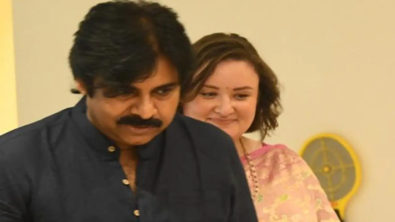 Pawan Kalyan's photo with wife Anna Lezhneva amid 'divorce' rumours goes VIRAL