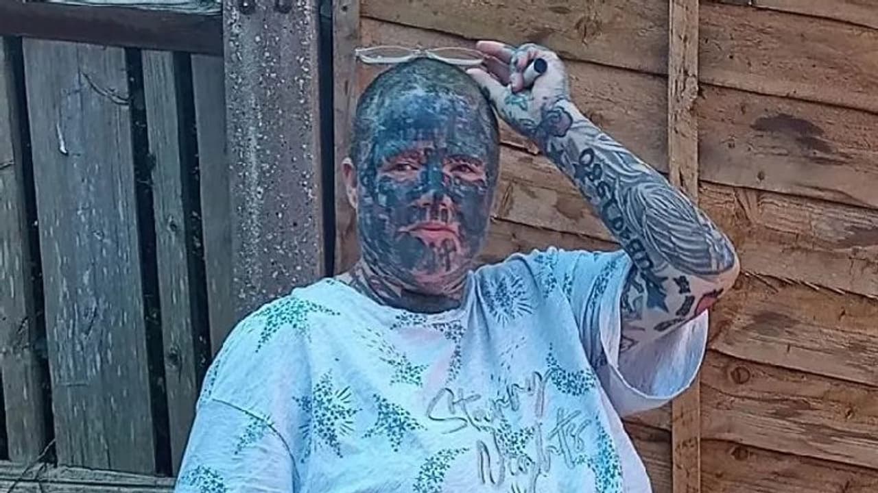 British woman struggling to get a job not even cleaning toilets for having 800 tattoos! British woman struggling to get a job not even cleaning toilets for having 800 tattoos!