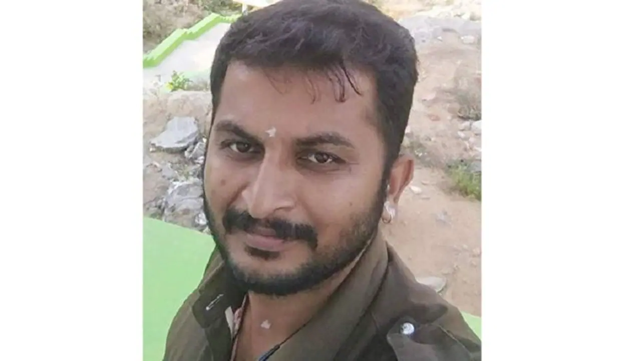 ಕೆಎಸ್ಆರ್ಟಿಸಿ ಬಸ್ ಚಾಲಕ ವಿಷ ಸೇವನೆ ಪ್ರಕರಣ: ಜಗದೀಶ್ ಸ್ಥಿತಿ ಚಿಂತಾಜನಕ, ಸಾರಿಗೆ ಸಿಬ್ಬಂದಿಗಳ ಆಕ್ರೋಶ ಕೆಎಸ್ಆರ್ಟಿಸಿ ಬಸ್ ಚಾಲಕ ವಿಷ ಸೇವನೆ ಪ್ರಕರಣ: ಜಗದೀಶ್ ಸ್ಥಿತಿ ಚಿಂತಾಜನಕ, ಸಾರಿಗೆ ಸಿಬ್ಬಂದಿಗಳ ಆಕ್ರೋಶ