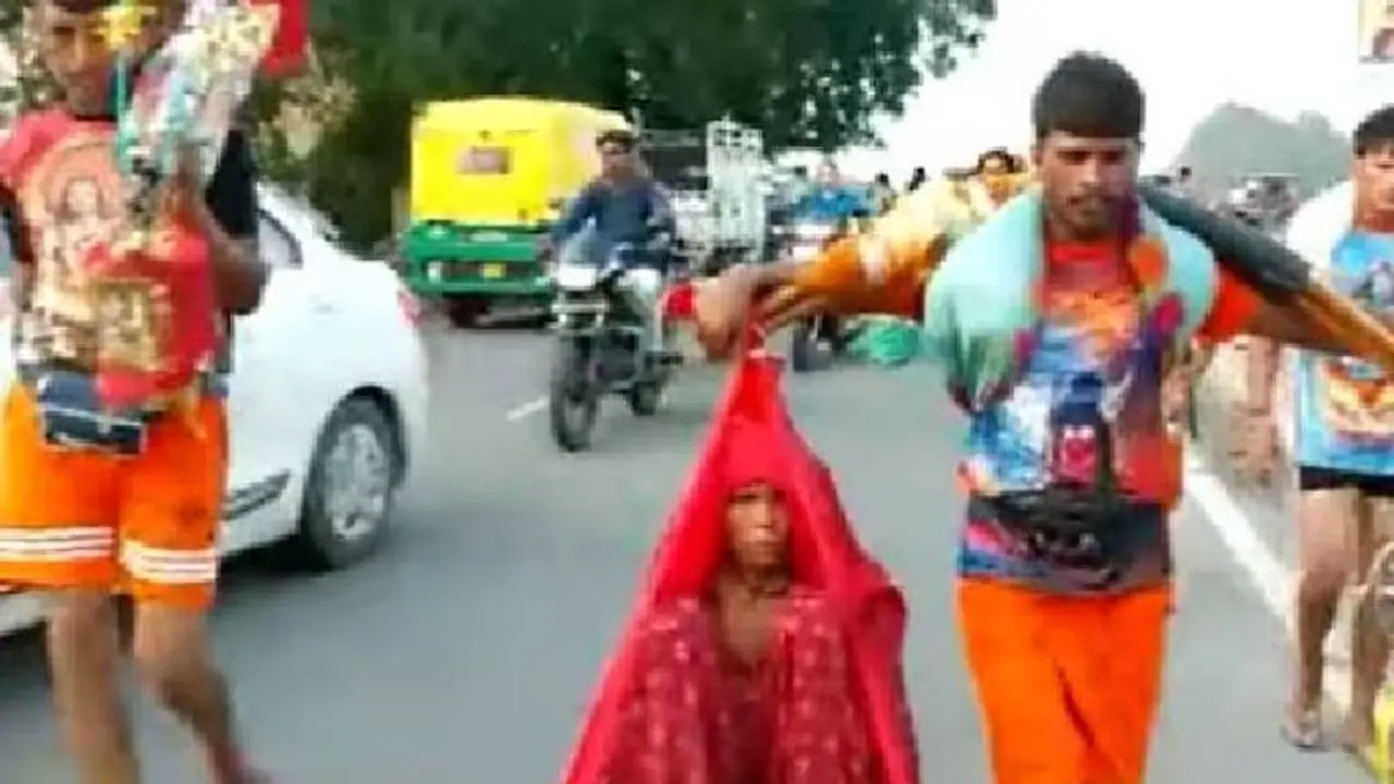 ಹೋಟೆಲ್ಗಳ ಮುಂದೆ ಮಾಲೀಕನ ಹೆಸರು ಕಡ್ಡಾಯ: ಯುಪಿ ಪೊಲೀಸರ ನಡೆಗೆ ಮುಸ್ಲಿಂ ವ್ಯಾಪಾರಿ, ನಾಯಕರ ಕಿಡಿ ಹೋಟೆಲ್ಗಳ ಮುಂದೆ ಮಾಲೀಕನ ಹೆಸರು ಕಡ್ಡಾಯ: ಯುಪಿ ಪೊಲೀಸರ ನಡೆಗೆ ಮುಸ್ಲಿಂ ವ್ಯಾಪಾರಿ, ನಾಯಕರ ಕಿಡಿ