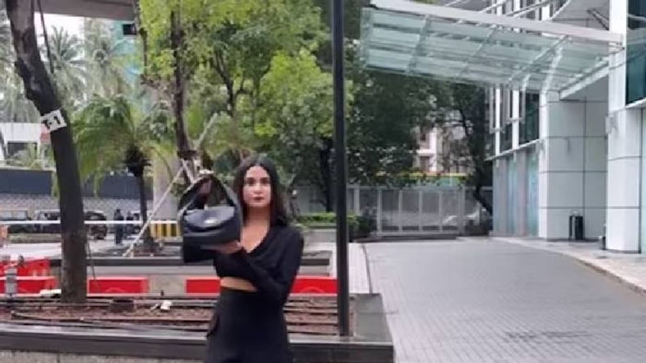 തെരുവിൽ 6000 രൂപ ഉപേക്ഷിച്ച് യൂട്യൂബറുടെ പരീക്ഷണം; പിന്നീട് സംഭവിച്ചത്