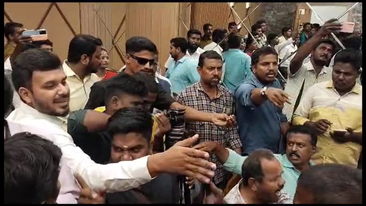 நாம் தமிழர் கட்சி நிர்வாகிகள் பத்திரிகையாளர்கள் இடையே வாக்குவாதம்; திண்டுக்கல்லில் சலசலப்பு