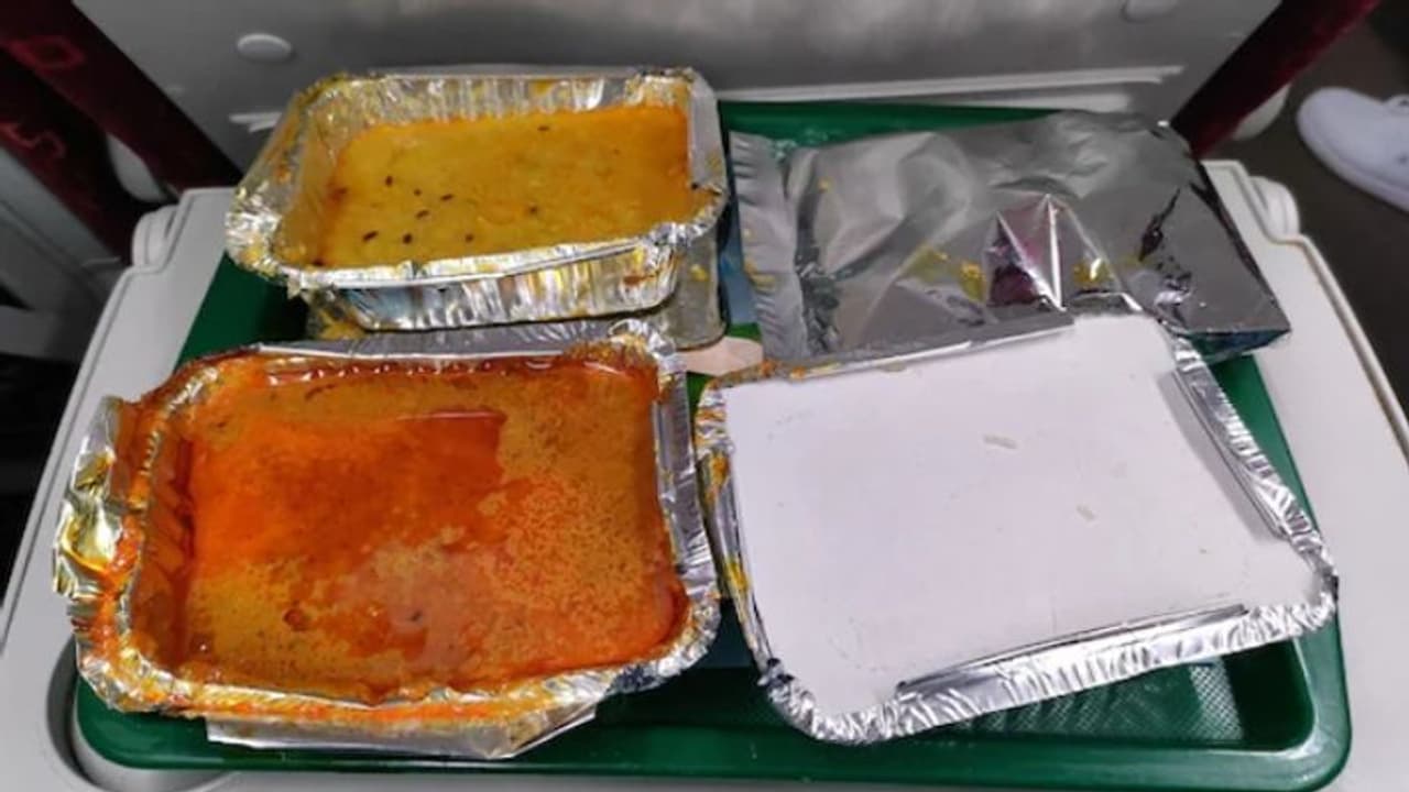 വന്ദേ ഭാരതിലെ ഭക്ഷണം 'വളരെ മോശം'; വൈറലായി ട്വീറ്റ്...