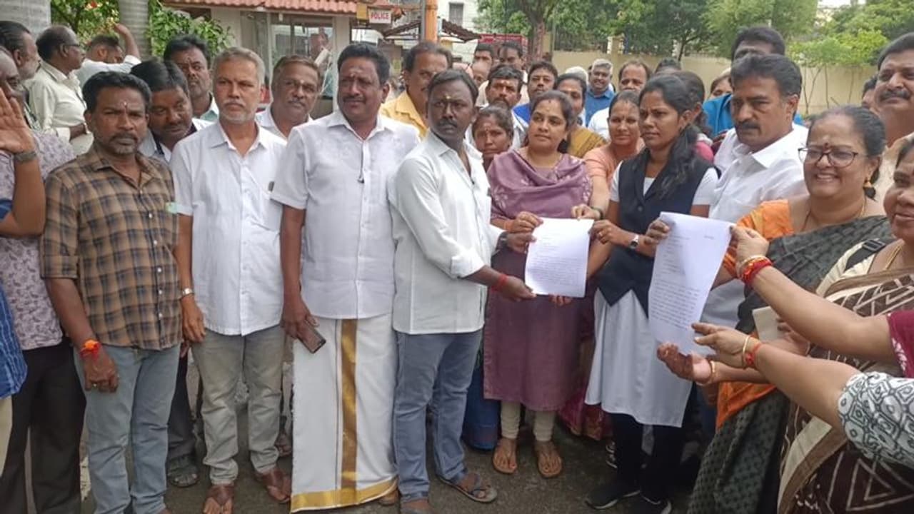 வானதி சீனிவாசன் குறித்து சமூக வலைதளத்தில் அவதூறு பதிவு பாஜகவினர் காவல் நிலையத்தில் புகார்