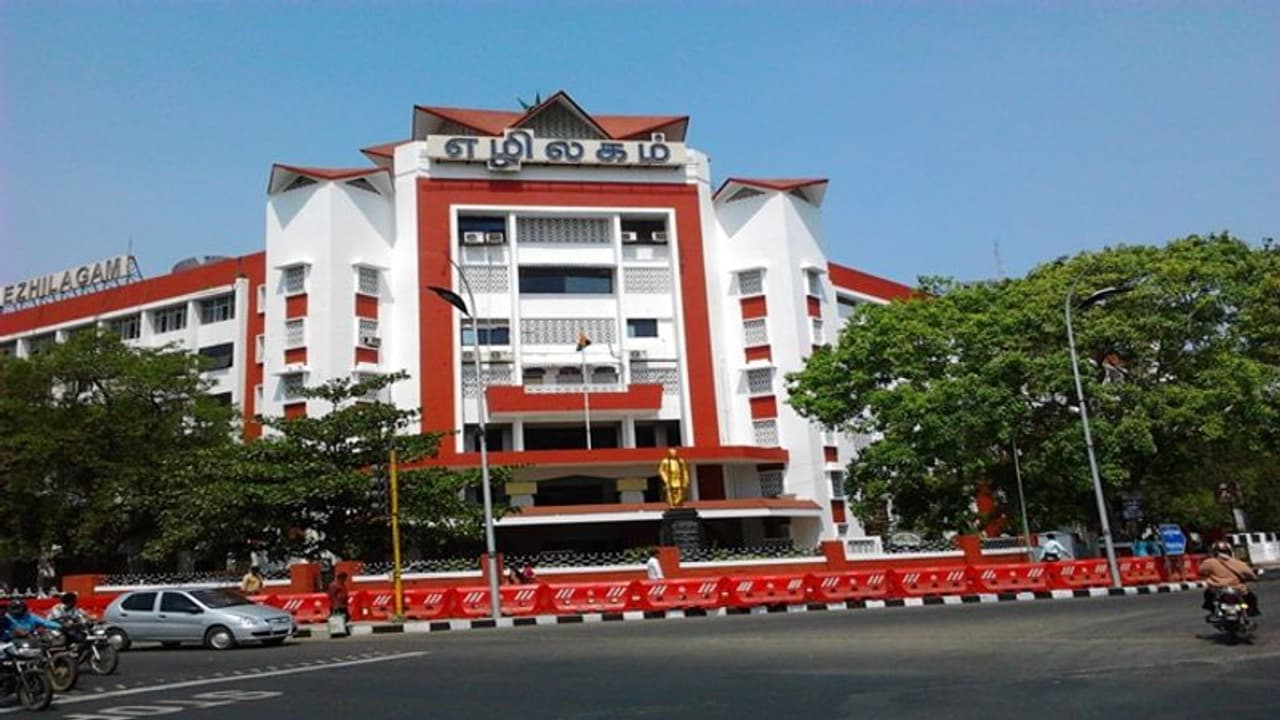 எழிலகத்தில் லஞ்ச ஒழிப்புத் துறையினர் சோதனை: ரூ.2.14லட்சம் பறிமுதல்!