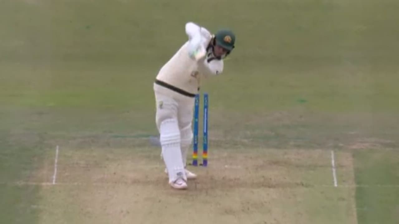 'എന്താപ്പൊ ണ്ടായെ', മാര്ക്ക് വുഡിന്റെ തണ്ടര് ബോള്ട്ടില് ഖവാജയുടെ കുറ്റി പറന്നു വീഡിയോ 'എന്താപ്പൊ ണ്ടായെ', മാര്ക്ക് വുഡിന്റെ തണ്ടര് ബോള്ട്ടില് ഖവാജയുടെ കുറ്റി പറന്നു വീഡിയോ