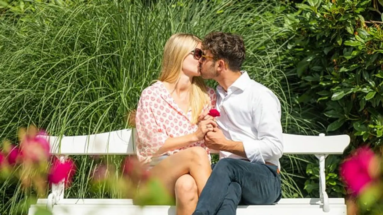 Guinness reveals why it deactivated 'Longest Kiss' World Record in 2013