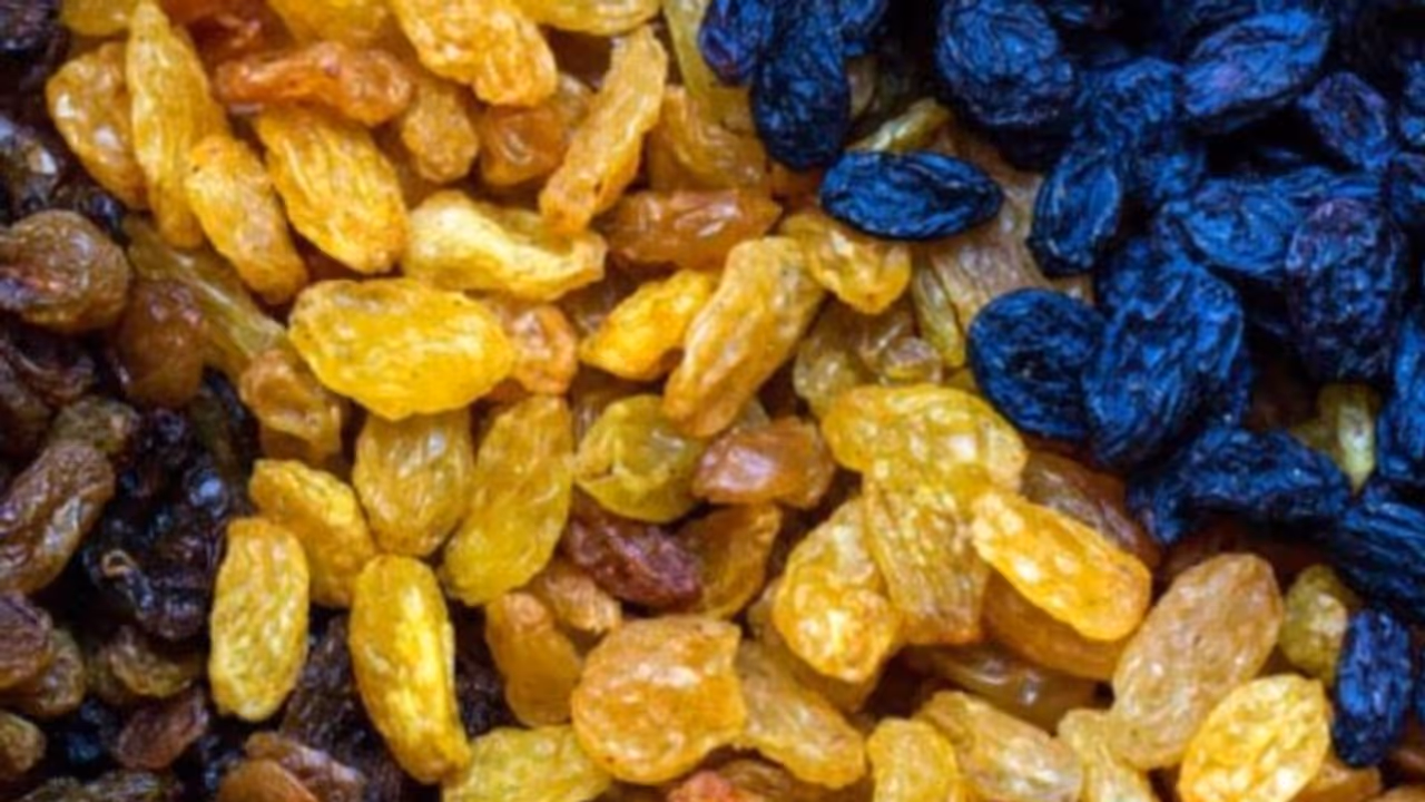 കറുത്ത ഉണക്കമുന്തിരിയോ അതോ ഗോള്‍ഡണ്‍ ഉണക്കമുന്തിരിയോ, ഏതാണ് കൂടുതല്‍ നല്ലത്? 