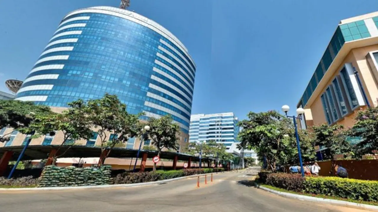 Google In Vizag: ఐటీ హబ్గా వైజాగ్.. త్వరలో గూగుల్ సంస్థ రాక.. స్థలం కూడా ఫిక్స్! Google In Vizag: ఐటీ హబ్గా వైజాగ్.. త్వరలో గూగుల్ సంస్థ రాక.. స్థలం కూడా ఫిక్స్!