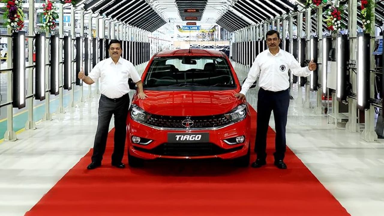 5 లక్షల యూనిట్ల సేల్స్ మైలురాయిని దాటిన టాటా టియాగో కారు..బడ్జెట్ కార్లలో సంచలనంగా టియాగో.. 5 లక్షల యూనిట్ల సేల్స్ మైలురాయిని దాటిన టాటా టియాగో కారు..బడ్జెట్ కార్లలో సంచలనంగా టియాగో..