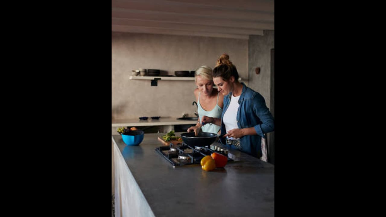 ஆரோக்கியமாக வாழ கிச்சனில் இருக்கும் இந்த 5 பொருட்களை உடனே தூக்கி எறியுங்கள்!!