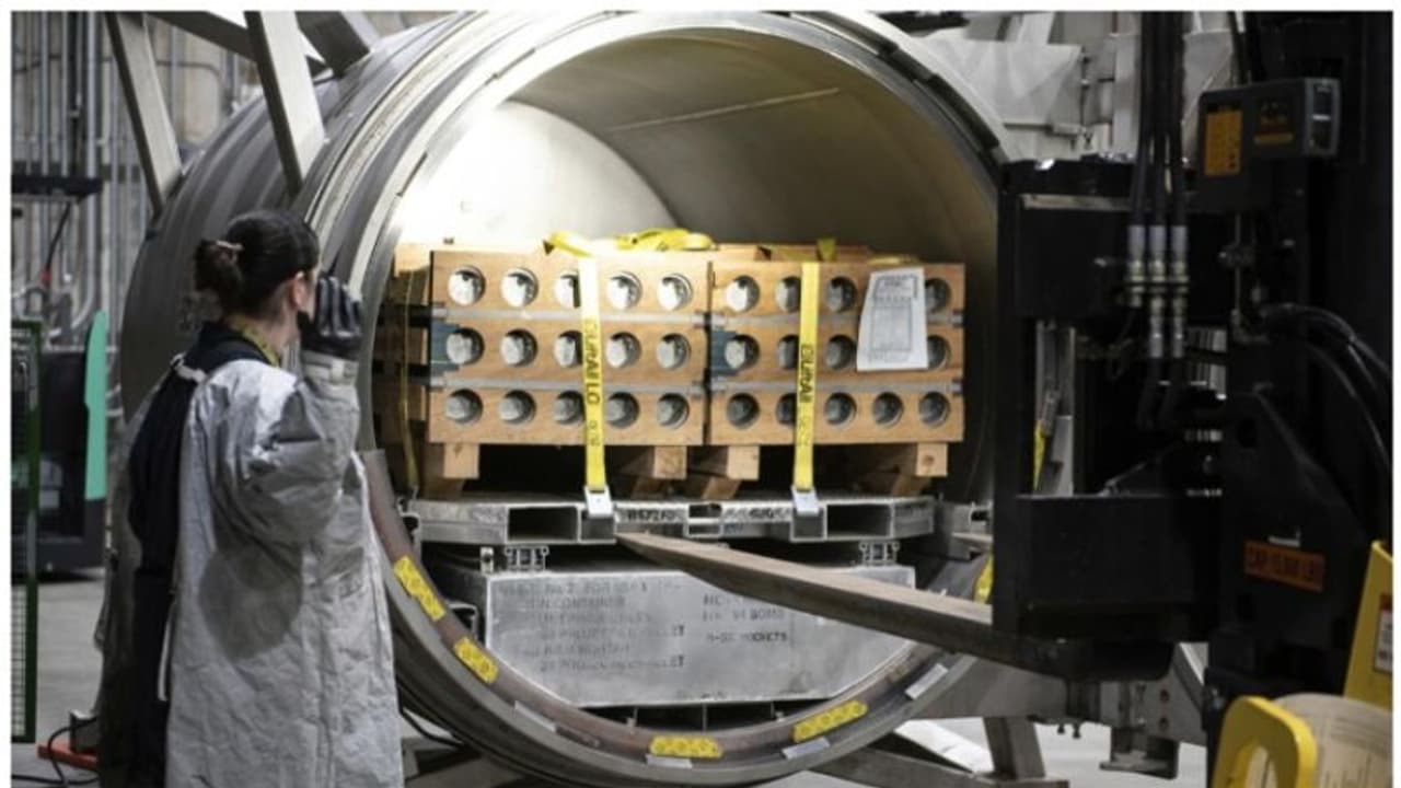 കൈവശമുണ്ടായിരുന്ന എല്ലാ രാസായുധങ്ങളും തിരിച്ചെടുക്കാനാവാത്ത വിധം നശിപ്പിച്ചെന്ന് അമേരിക്ക കൈവശമുണ്ടായിരുന്ന എല്ലാ രാസായുധങ്ങളും തിരിച്ചെടുക്കാനാവാത്ത വിധം നശിപ്പിച്ചെന്ന് അമേരിക്ക