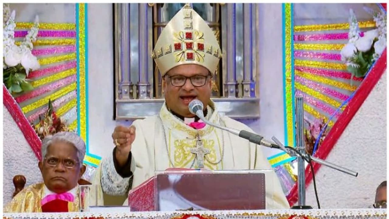 'സഭാനേതൃത്വവുമായി ചർച്ച ചെയ്താണ് രാജി വെച്ചത്, ജലന്ധർ രൂപതയില് ഇനിയും ബിഷപ്പ് ഇല്ലാതിരിക്കാനാകില്ല' 'സഭാനേതൃത്വവുമായി ചർച്ച ചെയ്താണ് രാജി വെച്ചത്, ജലന്ധർ രൂപതയില് ഇനിയും ബിഷപ്പ് ഇല്ലാതിരിക്കാനാകില്ല'