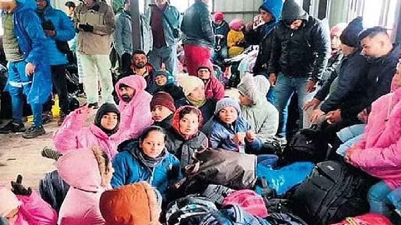 ಅಮರನಾಥ ಭೂಕುಸಿತ: 80 ಕನ್ನಡಿಗರು ಅತಂತ್ರ, ರಕ್ಷಣೆಗೆ ರಾಜ್ಯ ಸರ್ಕಾರದಿಂದ ತಂಡ ರವಾನೆ