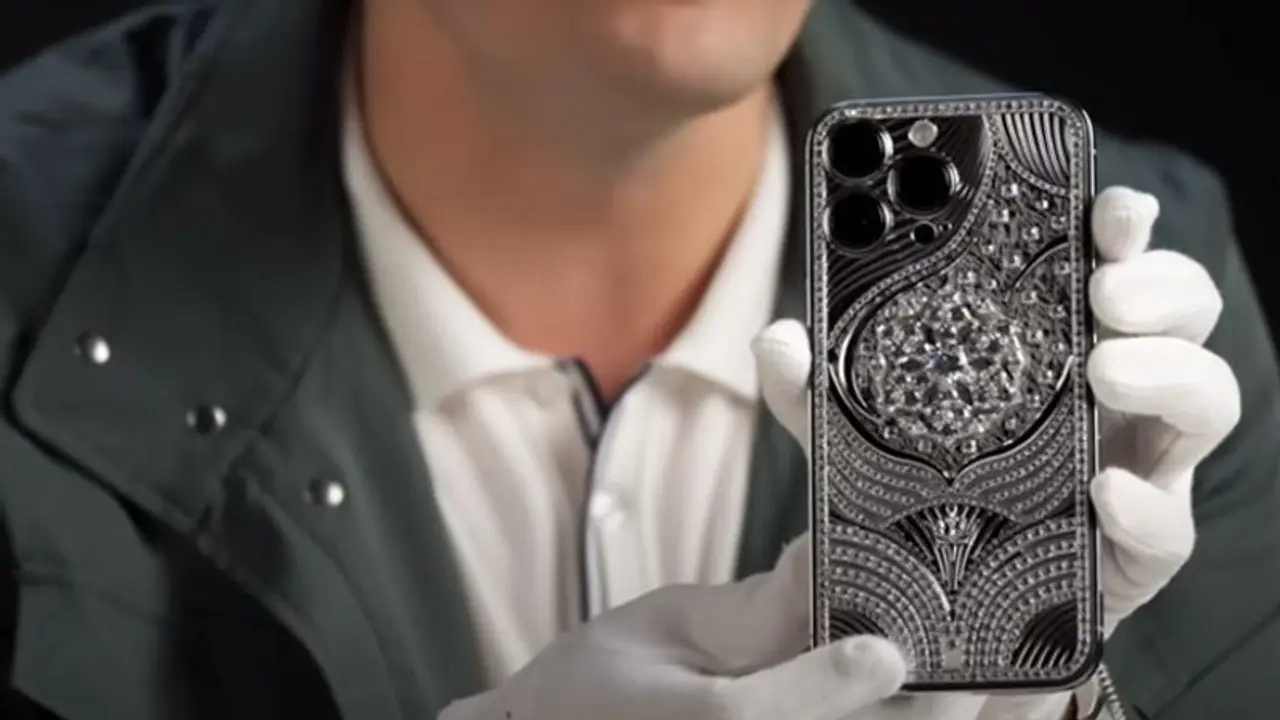 THIS iPhone 14 Pro Max costs Rs 5 crore, expensive than Lamborghini Huracan Evo THIS iPhone 14 Pro Max costs Rs 5 crore, expensive than Lamborghini Huracan Evo