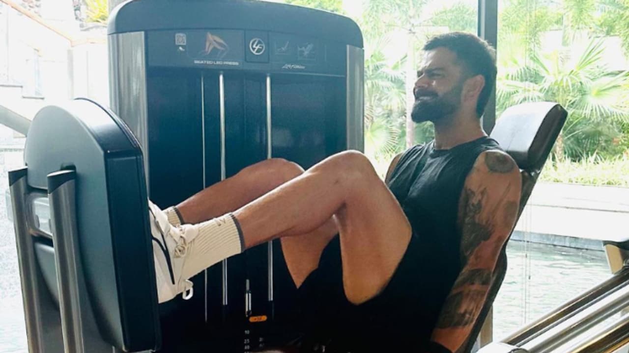 ಜೋಕೋವಿಚ್, ಅನುಷ್ಕಾ ಶರ್ಮಾ ಮನಗೆದ್ದ ವಿರಾಟ್ ಕೊಹ್ಲಿ ಲೆಗ್ ವರ್ಕೌಟ್..! ಜೋಕೋವಿಚ್, ಅನುಷ್ಕಾ ಶರ್ಮಾ ಮನಗೆದ್ದ ವಿರಾಟ್ ಕೊಹ್ಲಿ ಲೆಗ್ ವರ್ಕೌಟ್..!