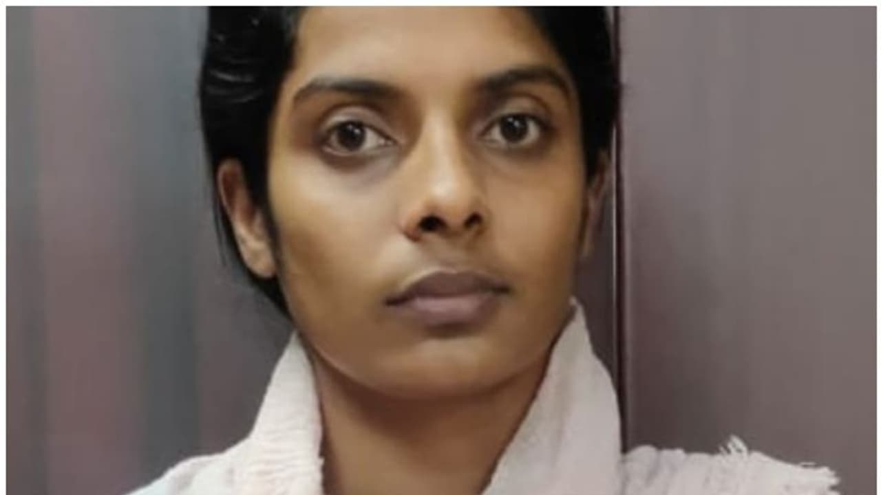 സുഹൃത്തിന്റെ വീട്ടിൽ വന്നത് മാമോദീസയ്ക്ക്; ഡയമണ്ട് നെക്ലെസ് അടക്കമുള്ള സ്വർണ്ണാഭരണങ്ങൾ മോഷ്ടിച്ച പ്രതി പിടിയിൽ സുഹൃത്തിന്റെ വീട്ടിൽ വന്നത് മാമോദീസയ്ക്ക്; ഡയമണ്ട് നെക്ലെസ് അടക്കമുള്ള സ്വർണ്ണാഭരണങ്ങൾ മോഷ്ടിച്ച പ്രതി പിടിയിൽ