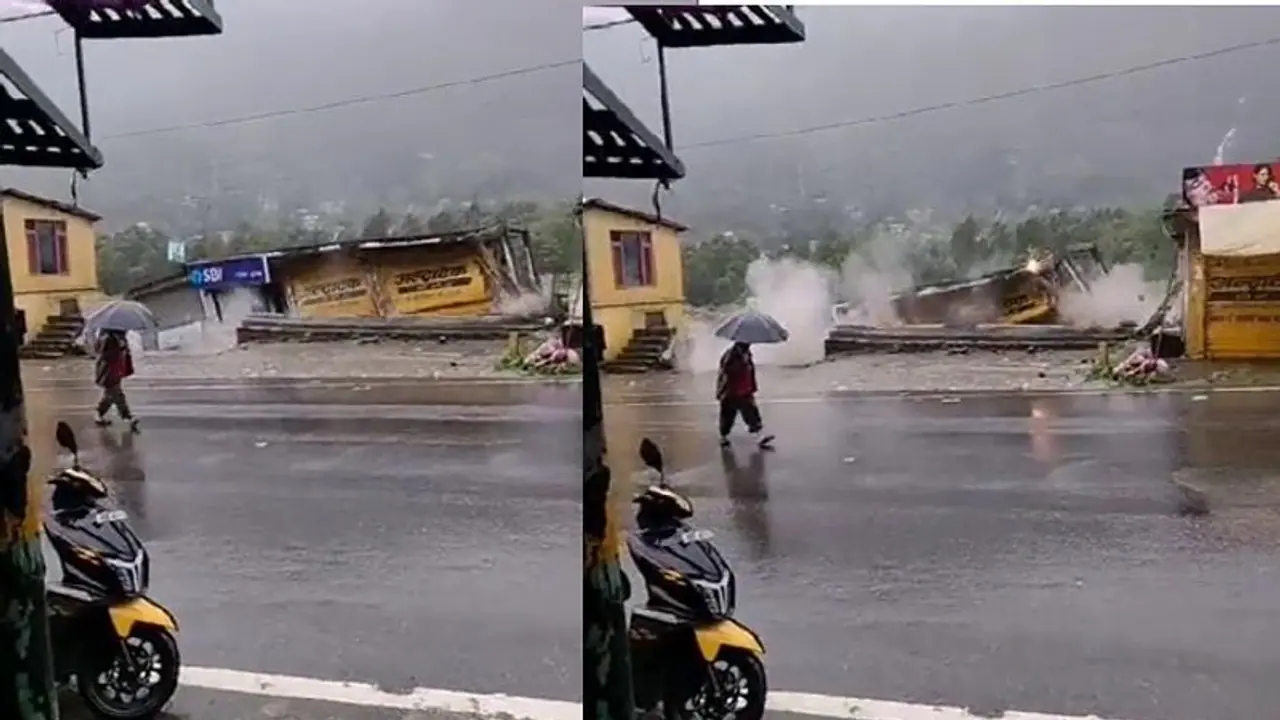 ಭಾರಿ ಮಳೆಗೆ ಕೊಚ್ಚಿ ಹೋದ ಎಸ್‌ಬಿಐ ಎಟಿಎಂ, ಹಿಮಾಚಲ ಪ್ರದೇಶದಲ್ಲಿ ವಾಹನ, ಕಟ್ಟದ ಜಲಸಮಾಧಿ!