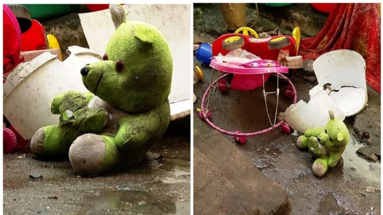 കൊല്ലത്ത് മദ്യലഹരിയിൽ ഒന്നരവയസ്സുകാരിയെ എടുത്തെറിഞ്ഞ സംഭവം; മാതാപിതാക്കൾ അറസ്റ്റിൽ കൊല്ലത്ത് മദ്യലഹരിയിൽ ഒന്നരവയസ്സുകാരിയെ എടുത്തെറിഞ്ഞ സംഭവം; മാതാപിതാക്കൾ അറസ്റ്റിൽ