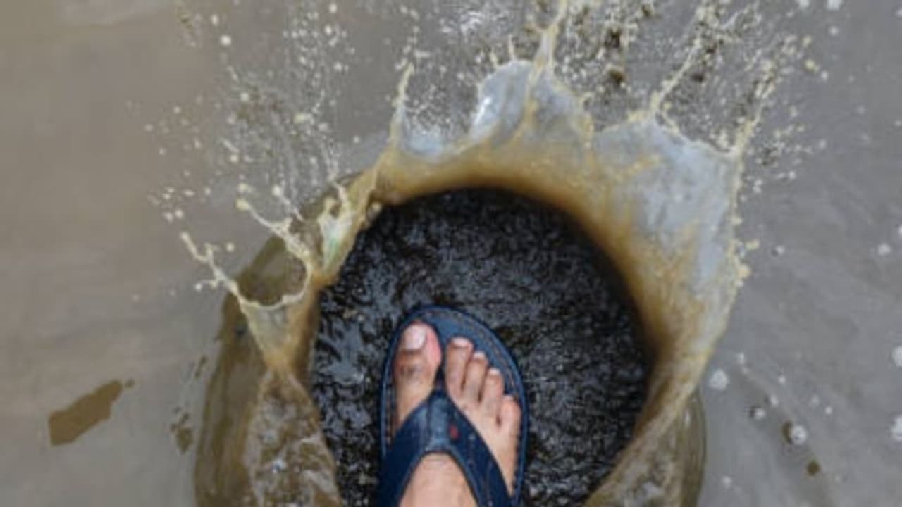 വെള്ളത്തിലൂടെ പകരുന്ന രോഗങ്ങള്‍; നിലവില്‍ നിങ്ങള്‍ ജാഗ്രത പാലിക്കേണ്ട കാര്യങ്ങള്‍