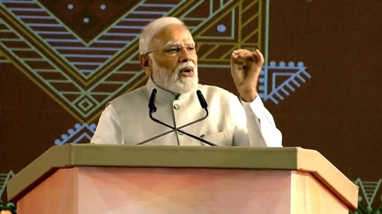 இங்கிலாந்திடம் கெடுபிடி காட்டும் பிரதமர் மோடி: ஹரிஷ் சால்வே உடைத்த ரகசியம்! இங்கிலாந்திடம் கெடுபிடி காட்டும் பிரதமர் மோடி: ஹரிஷ் சால்வே உடைத்த ரகசியம்!