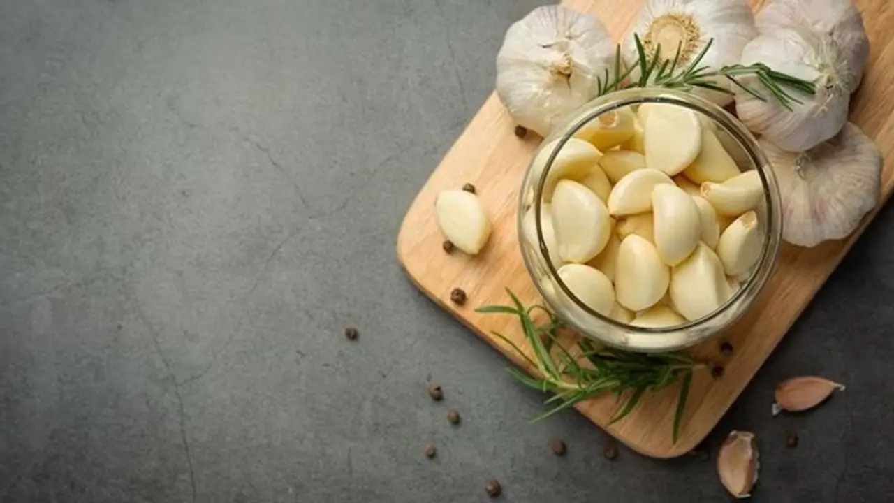 ശ്രദ്ധിക്കൂ, വെളുത്തുള്ളി അമിതമായാൽ പ്രശ്നമാണ്, കാരണം