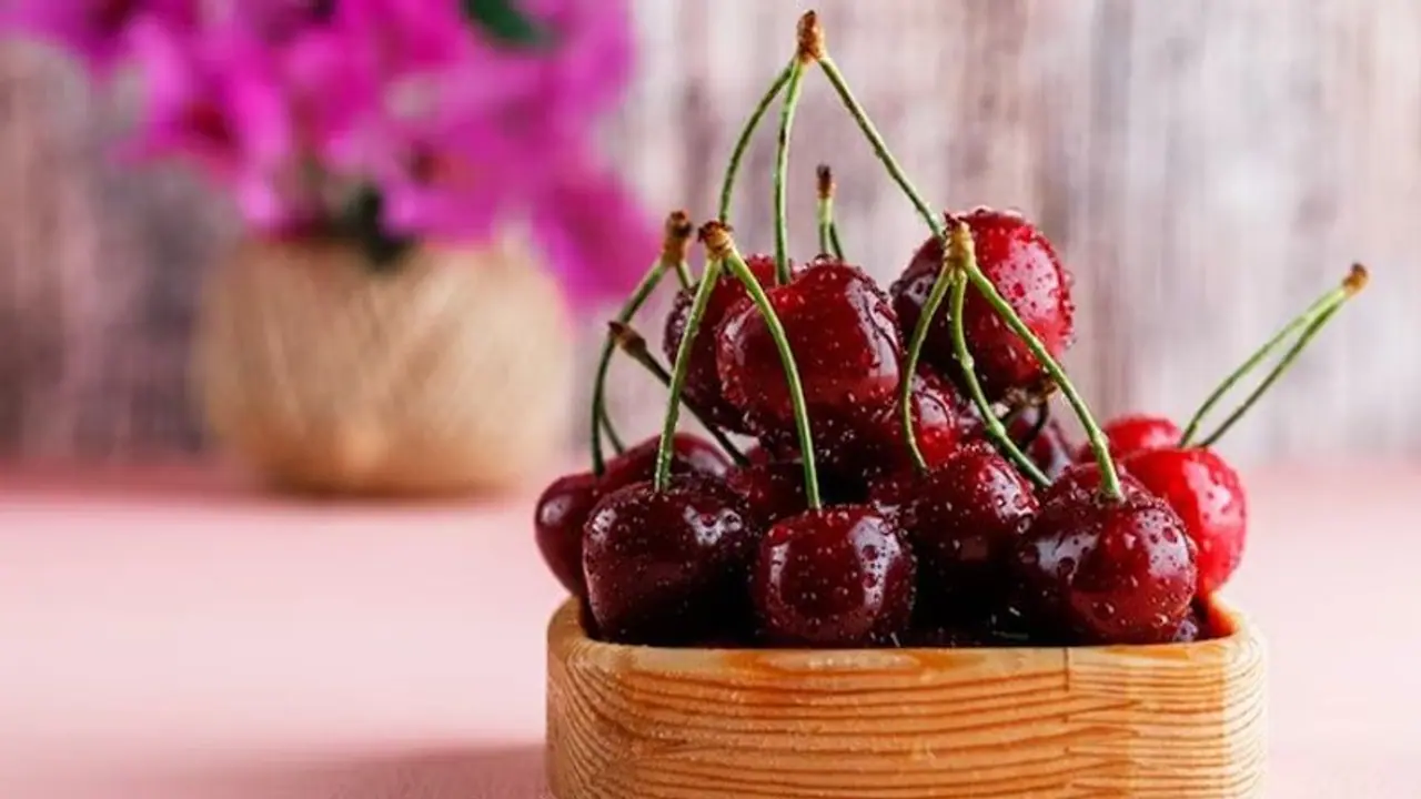 Skin Brightening to Collagen: 5 incredible Skin benefits of Cherries in Monsoons