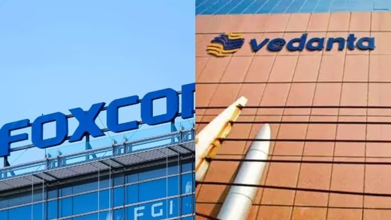 1.5 లక్షల కోట్ల వేదాంత ఫాక్స్ కాన్ ఒప్పందం రద్దు.. సెమీ కండక్టర్ ఇండస్ట్రీకి పెద్ద దెబ్బ.. 1.5 లక్షల కోట్ల వేదాంత ఫాక్స్ కాన్ ఒప్పందం రద్దు.. సెమీ కండక్టర్ ఇండస్ట్రీకి పెద్ద దెబ్బ..