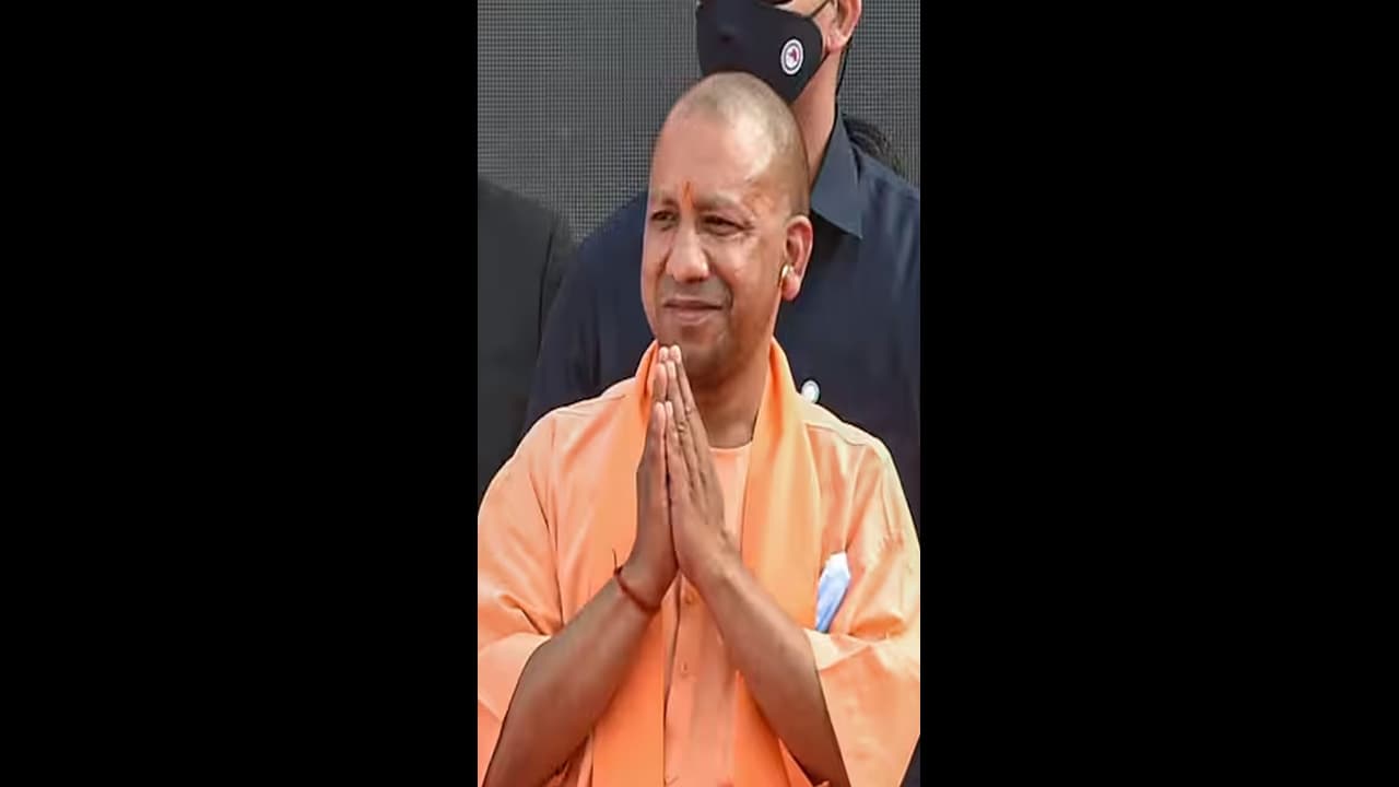 ರಕ್ಷಾ ಬಂಧನಕ್ಕೆ ಸೋದರಿಯರಿಗೆ ಯೋಗಿ ಆದಿತ್ಯನಾಥ್ ಸರ್ಕಾರದ ಗಿಫ್ಟ್: ಉಚಿತ ಬಸ್ ಪ್ರಯಾಣ ಘೋಷಣೆ ರಕ್ಷಾ ಬಂಧನಕ್ಕೆ ಸೋದರಿಯರಿಗೆ ಯೋಗಿ ಆದಿತ್ಯನಾಥ್ ಸರ್ಕಾರದ ಗಿಫ್ಟ್: ಉಚಿತ ಬಸ್ ಪ್ರಯಾಣ ಘೋಷಣೆ