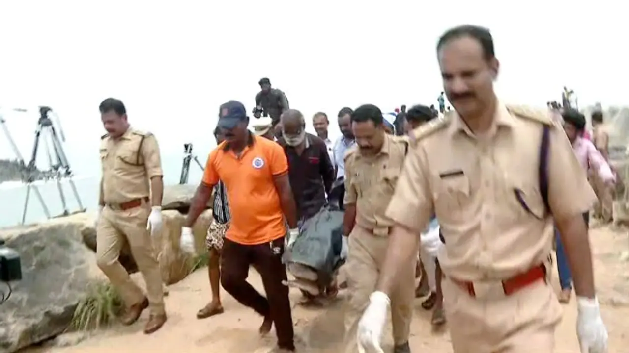 മുതലപ്പൊഴിയിൽ മരിച്ചവരുടെ കുടുബങ്ങൾക്ക് പ്രത്യേക പാക്കേജ് വേണം; ലത്തീൻ അതിരൂപത പള്ളികളിൽ ഇന്ന് പ്രതിഷേധ ഞായർ മുതലപ്പൊഴിയിൽ മരിച്ചവരുടെ കുടുബങ്ങൾക്ക് പ്രത്യേക പാക്കേജ് വേണം; ലത്തീൻ അതിരൂപത പള്ളികളിൽ ഇന്ന് പ്രതിഷേധ ഞായർ