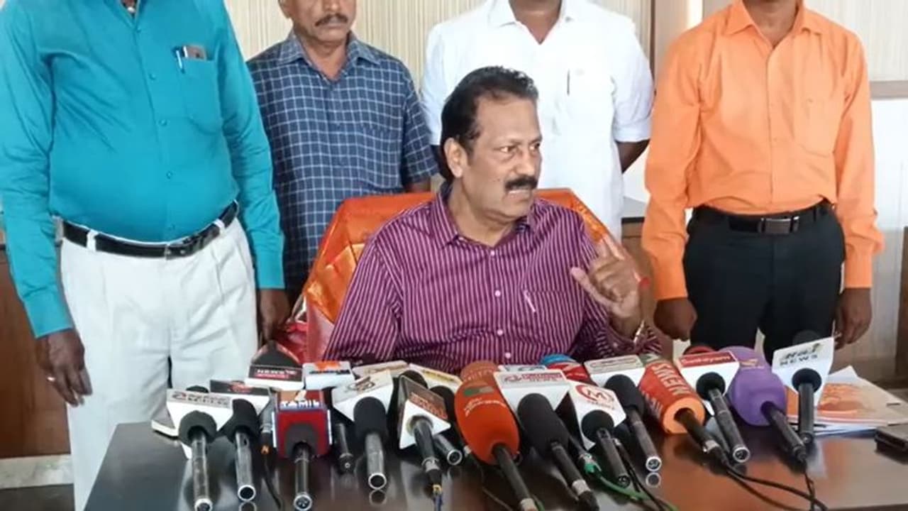 Krishnasamy: மாஞ்சோலையில் பட்டினி சாவு ஏற்பட்டால் மாவட்ட ஆட்சியர் தான் பொறுப்பு; கிருஷ்ணசாமி எச்சரிக்கை Krishnasamy: மாஞ்சோலையில் பட்டினி சாவு ஏற்பட்டால் மாவட்ட ஆட்சியர் தான் பொறுப்பு; கிருஷ்ணசாமி எச்சரிக்கை